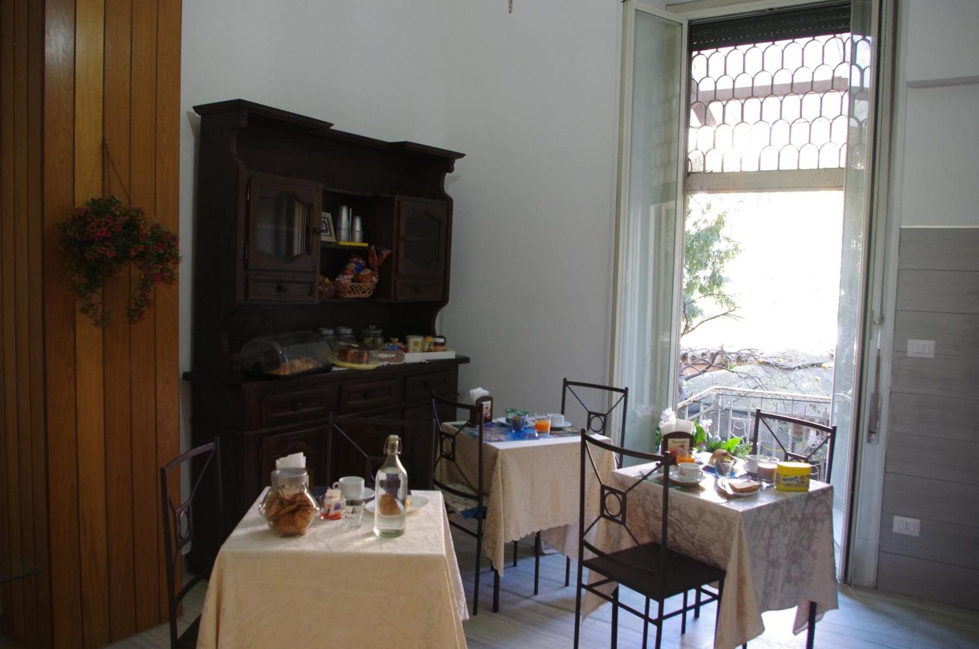 Tucci'S Roma Guest House Exterior foto